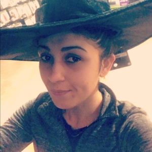 Meet your Posher, Anna